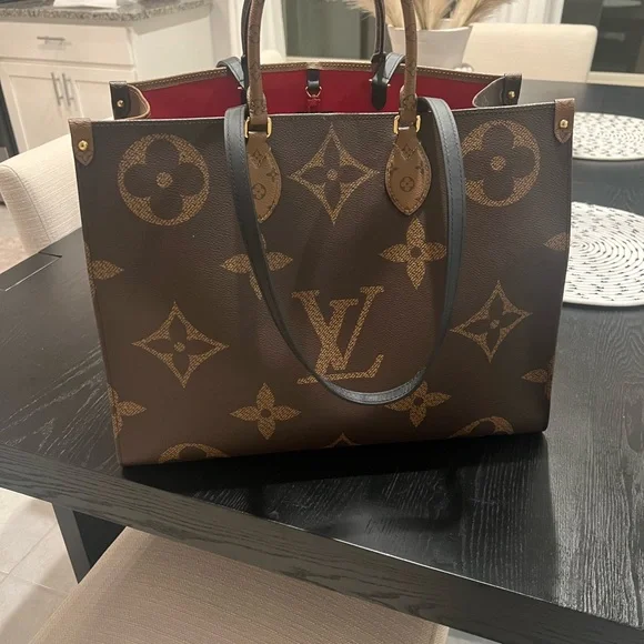 Louis Vuitton onthego gm - Picture 3 of 8